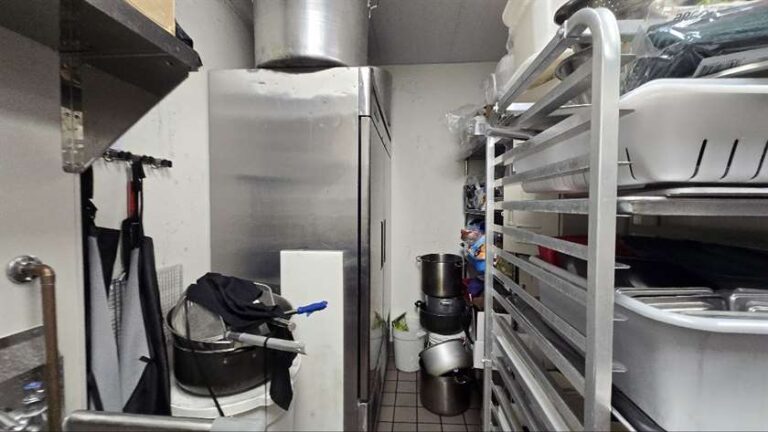 Popular Chain Korean Gukbap Restaurant for Sale in Prime Location