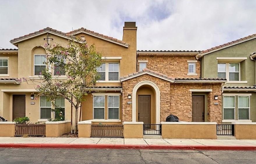 12573 Montaivo ln. Eastvale, CA